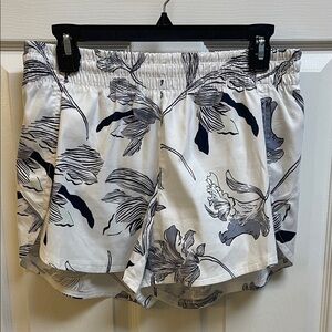 Athleta White and Black Floral Athletic Shorts